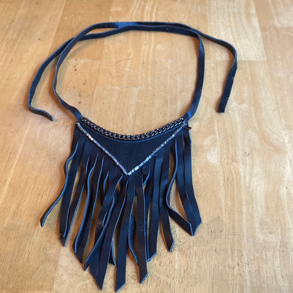 W & G leather necklace in good condition